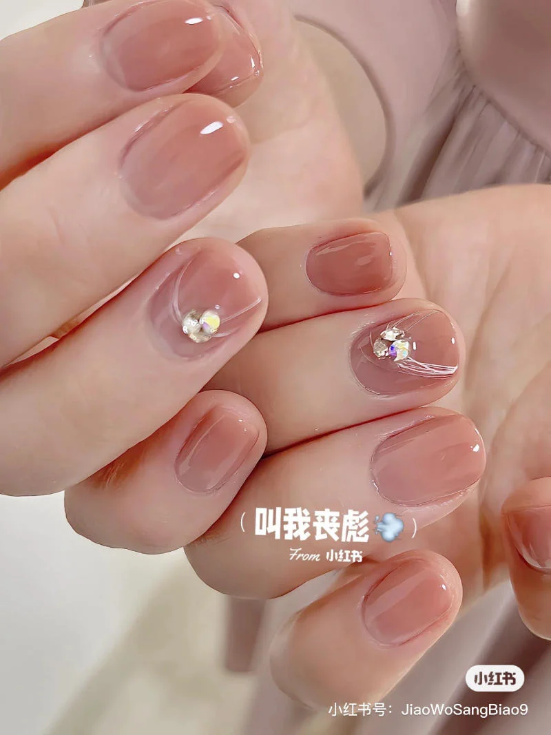 99+ Mẫu nail đơn giản nhẹ nhàng, tôn da cho nàng 2024